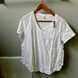 NWT white T-shirt old navy